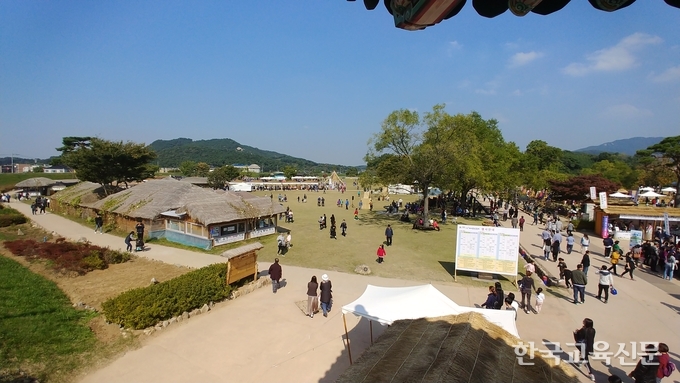 축제가 열리는 해미읍성 성안의 전경
