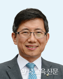 <strong>조영종(수석부회장) </strong><strong>천안오성고 교장</strong>