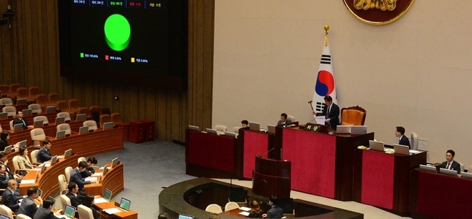 ‘교권 4법’ 정기국회 1호 법안으로 본회의 의결