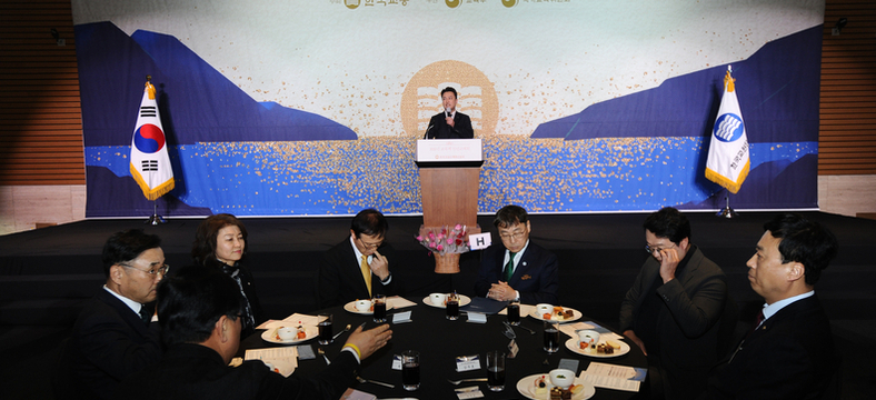 “선생님이 살아야 학교가 삽니다”