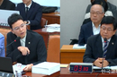 “동북아역사재단 이사장 해임, 靑 개입 의혹”