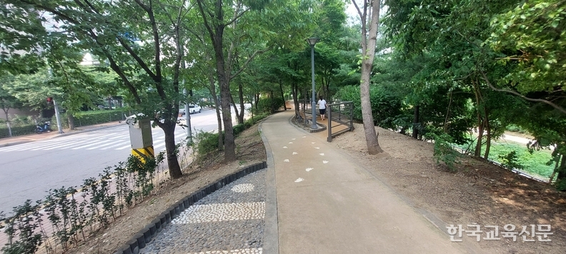 해미석 지압길이 보인다.