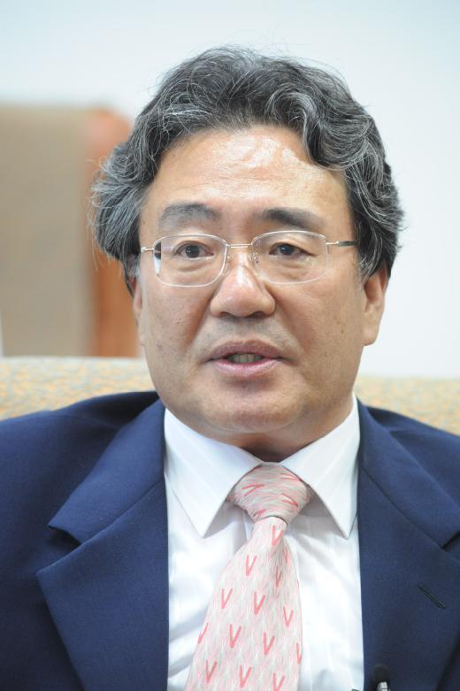 대교협 8대 사무총장에 취임한 박종렬 경북대 교수
