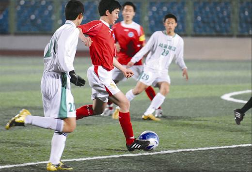 지난해 고교축구주말리그 서울 동북권역에서 최하위로 탈락한 상문고 축구부. 일반학생들로 구성된 상문고 축구부는 공부하는 학생선수의 전형적인 성공사례로 꼽히고 있다.