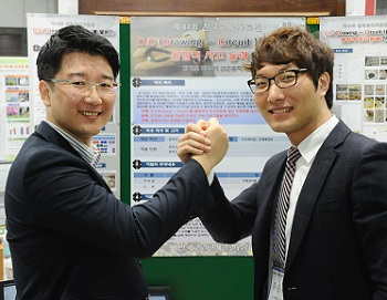 박병진(사진 왼쪽)·유승목 교사.