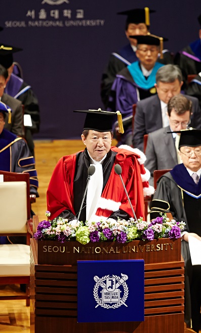성낙인 서울대 26대 총장이 5일 서울대 문화관에서 열린 취임식에서 취임사를 하고 있다. (사진제공=서울대홍보팀)
