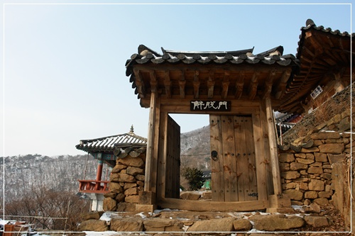 ▲ 수종사 해탈문
