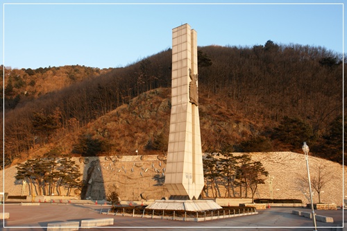 ▲ 소양강댐 기념탑