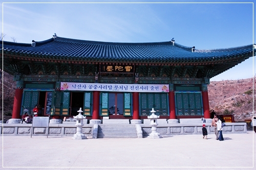 ▲ 주변에 나무가 없는 현재의 보타전 풍경