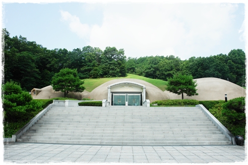 ▲ 백제유물전시관 전경