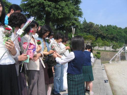 〈존경받고 보람 있는 교직생활을 위한 교직풍토를 조성하기 위해 노력하고 있다.>