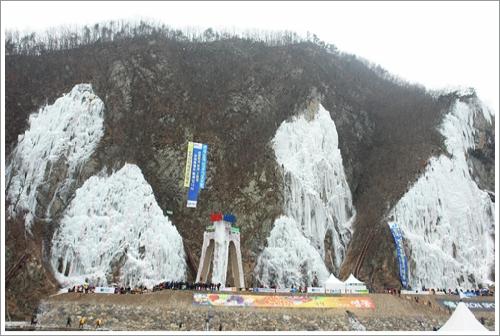 ▲ 송천 빙벽장 전체 풍경