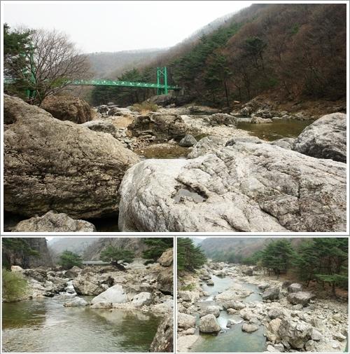 ▲ 구름다리 아래로 맑은 물이 흐른다.
