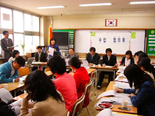 교육의 질은 교사의 질을 넘지 못한다.