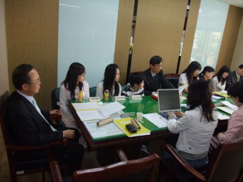 학교운영위원회에 참석한 어린이대표들