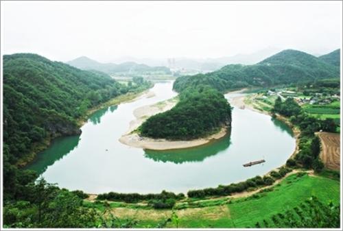 ▲ 한반도 지형과 뗏목