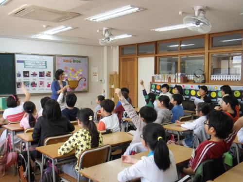 검단초 박진 교사의 영어 수업공개 장면.