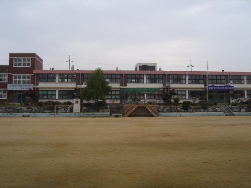 홍원초등학교의 현재 모습
