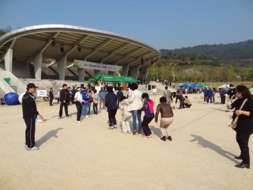 기수대항 '긴줄넘기' 모습