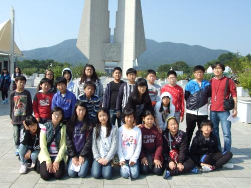 독립기념관 탑 앞에서 우리 모두 김치~~