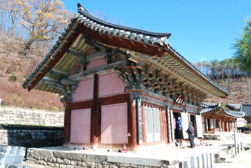 용문사 대장전