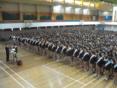 2012년 3월 22일(목) 충남 서산 서령고는 학교폭력 발본색원의 해를 만들기 위해 대대적인 학교폭력 예방대회를 개최했다.