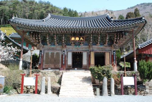 용문사 대웅전