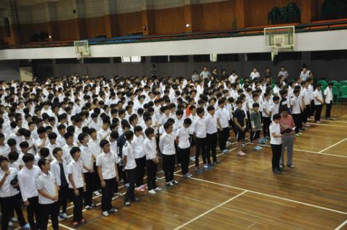 2012년 9월 7일. 충남 서산 서령고 학생들이 독도사랑 결의대회를 하고 있다.