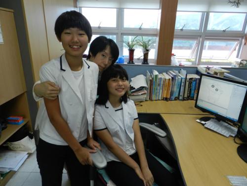 입상자와 지도교사가 함께