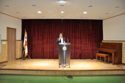 10월 10일 오후 2시. 충남 서산 서령고 한승택 교감선생님께서 교직원들을 상대로 교직원직무연수를 실시하고 있다.