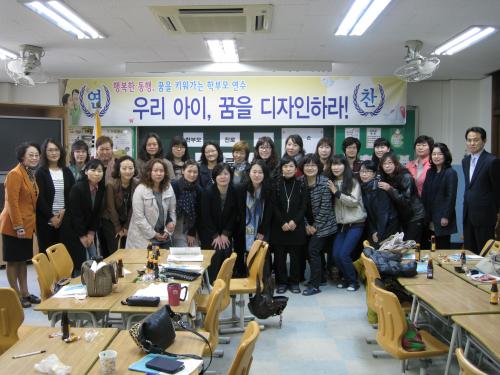 수료식 후 단체 사진 한 컷