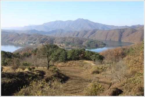 ▲ 장고개 정산 부근에서 바라본 도호리와 환산 풍경
