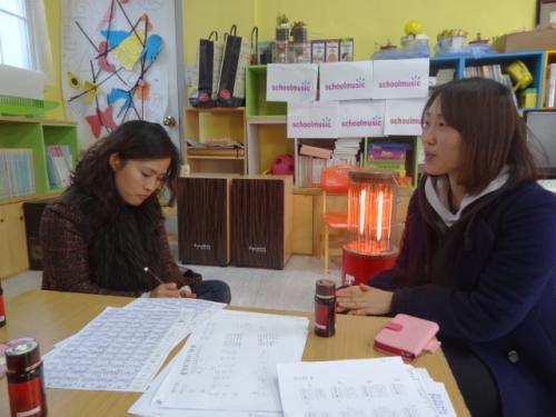 수원 다문화도서관 리온소연 대표(오른쪽)