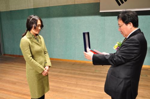 우수교직원에 대한 표창.
