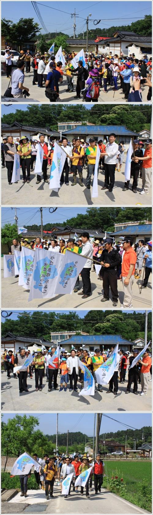 ▲ 통합 청주시 주민 화합 순례단 깃발 전달