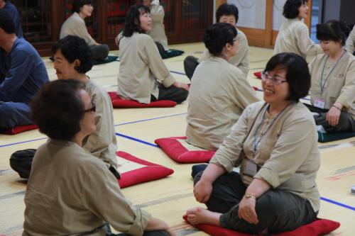 교육명상 실습 모습