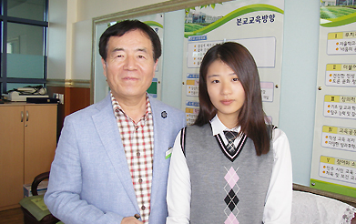 이슬기 학생이 모교 광양여중을 방문하여