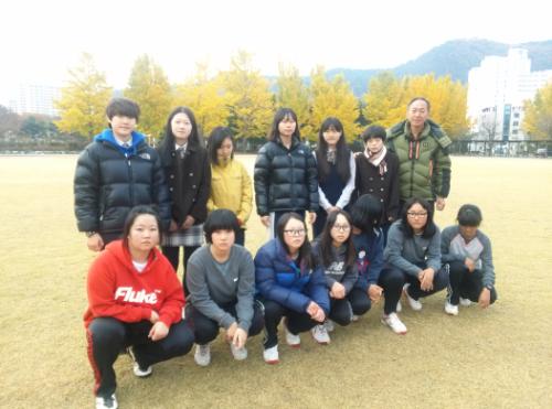 대회에 참가한 선수와 감독교사