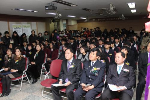 율전중학교 제13회 졸업식 광경