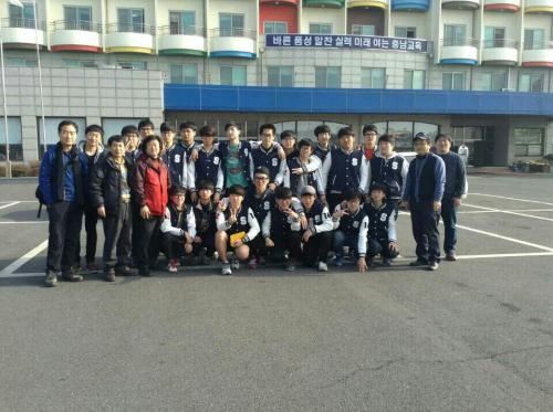 충남 서산 서령고 학생회임원들이 2014학년도 학생회수련활동을 실시하고 있다.
