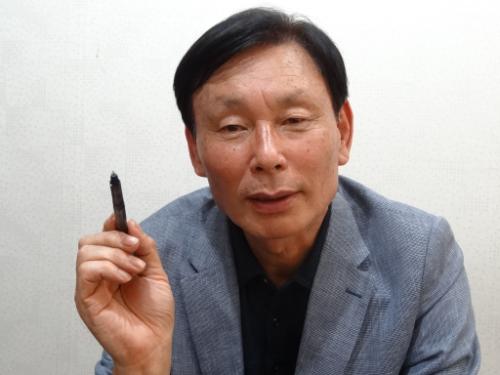 퇴직 후에도 이 카페를 운영하고 있는 반광득 전 월곶중 교장