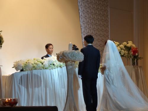 주례 데뷔하다. 첫 주례로 37년전 초임지 학교 제자의 주례를 섰다.