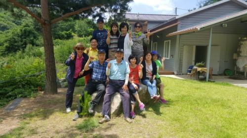 1박2일 한계령 공정여행 기념사진을 남겼다.