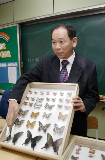 하 교사는 국립수목원에 자료를 모두 기증하고 추억할 표본 몇 점만 남겨뒀다.