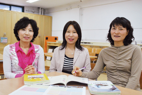 왼쪽부터 한정화 교사, 임춘희 교사, 이수윤 교사